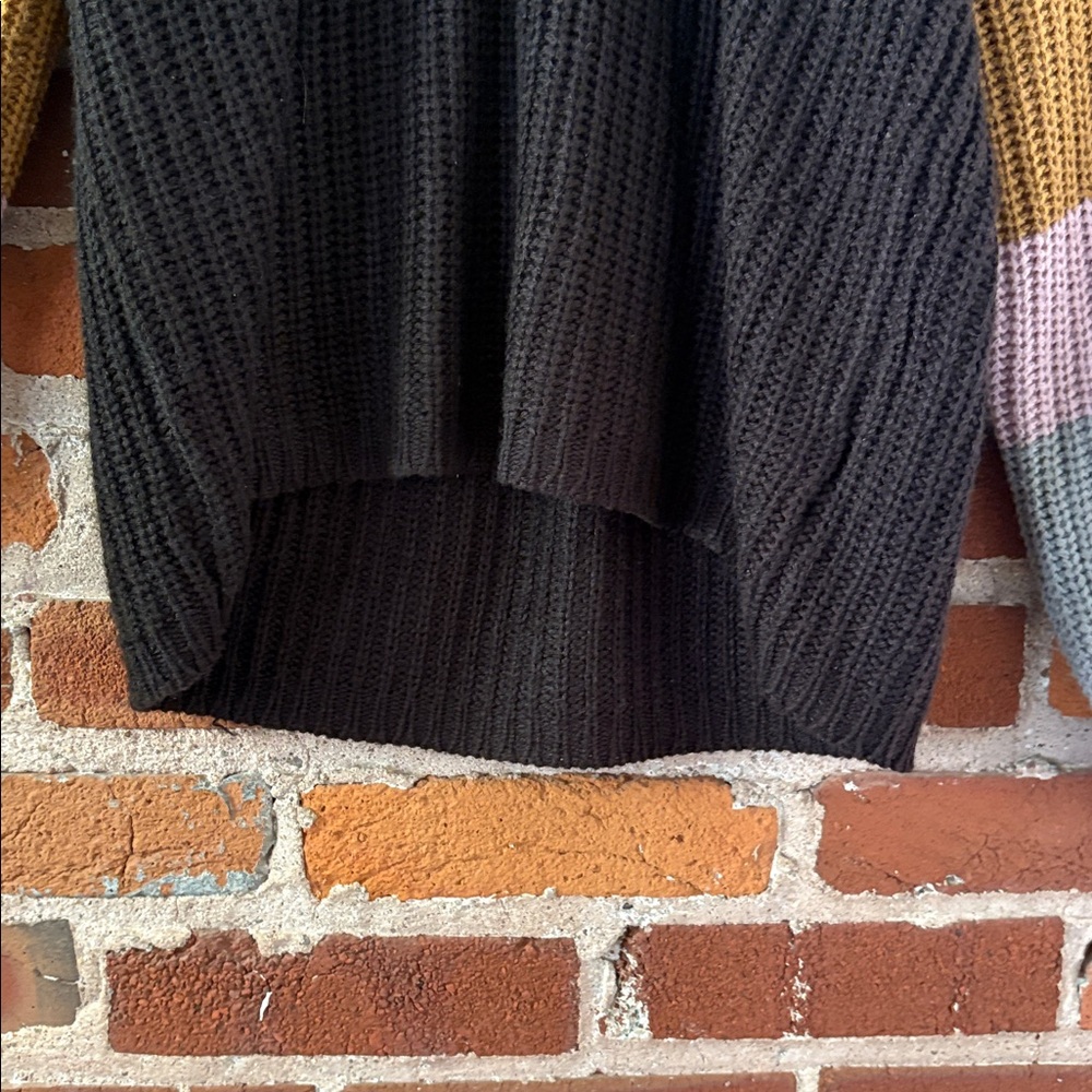 Colorblock Knit Sweater - Picture 4 of 5